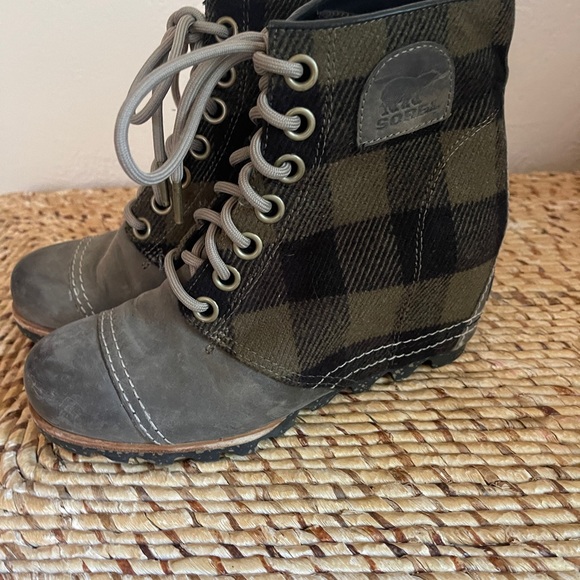 Sorel Womens Size 7.5 PDX Plaid Wedge Lace Up Bootie Green Brown Cap Toe - Picture 6 of 13